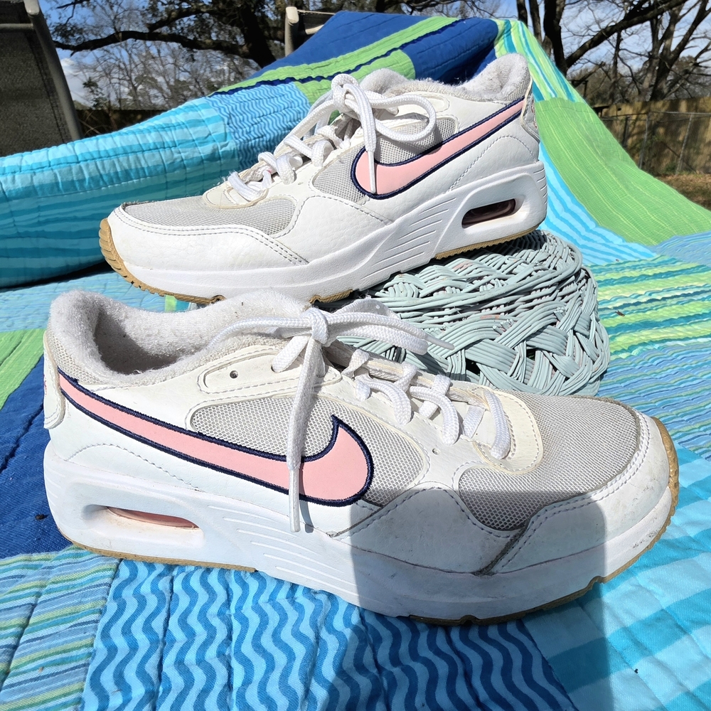 Nike Women's White and Pink Athletic Shoes